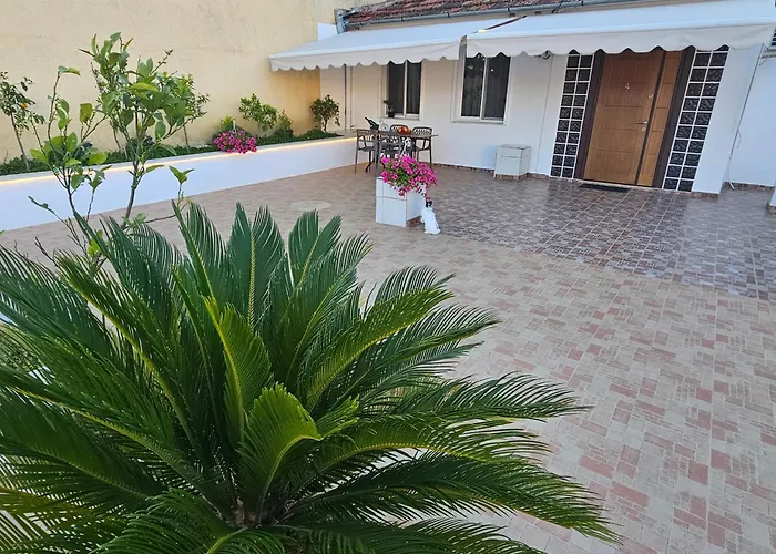 Linda\'S Guest House
